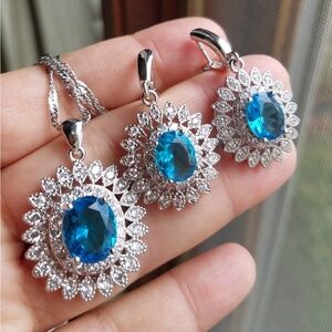 Swarovski Elements 925 Sterling Silver Blue Flower Halo Necklace & Earrings NEW